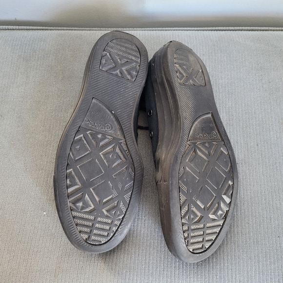 Black low-top Converse sneakers - Picture 10 of 11